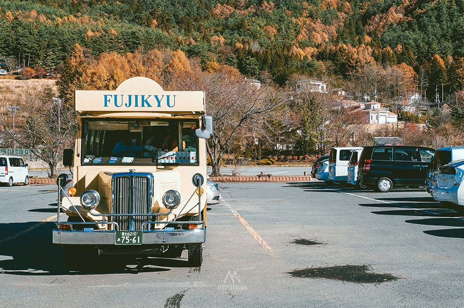 Kawaguchiko retro bus